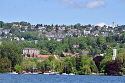 Witikon and Zürichhorn in the foreground, as seen from Wollishofen (May 2015)