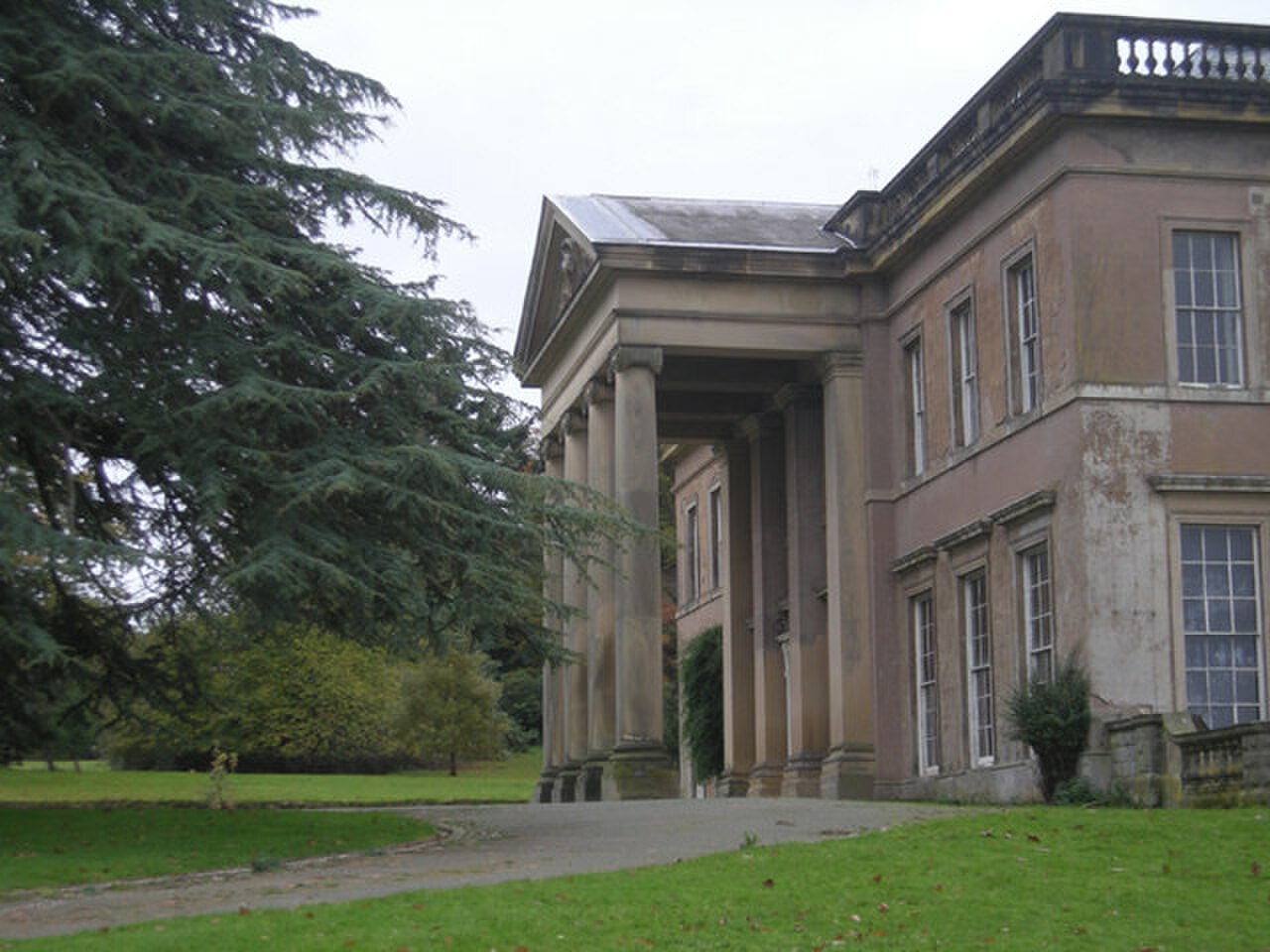 Brogyntyn Hall, Oswestry.jpg