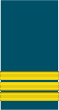An RAF wing commander's sleeve mess insignia