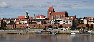 Old Town seen from the Vistula with the tower of the Holy Spirit Church on the left and the Toruń Cathedral on the right