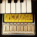 optional Polyphonic Synthesizer Band Master on Thomas 2001