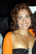 Totia Meireles as Laurinda.
