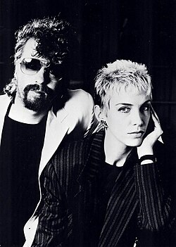 Eurythmics, featuring Dave Stewart (left) and Annie Lennox (right), in 1985