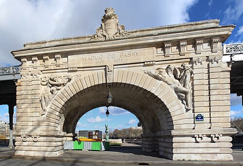Beaux Arts Doric pilasters of the Pont de Bir-Hakeim, Paris, by Jean-Camille Formigé and Louis Biette, 1903–1905