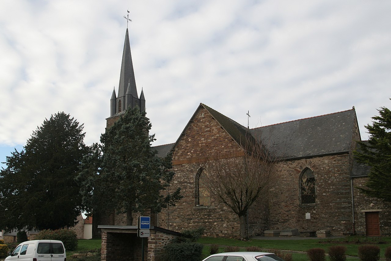 Comblessac - Église Saint-Éloi 04.JPG