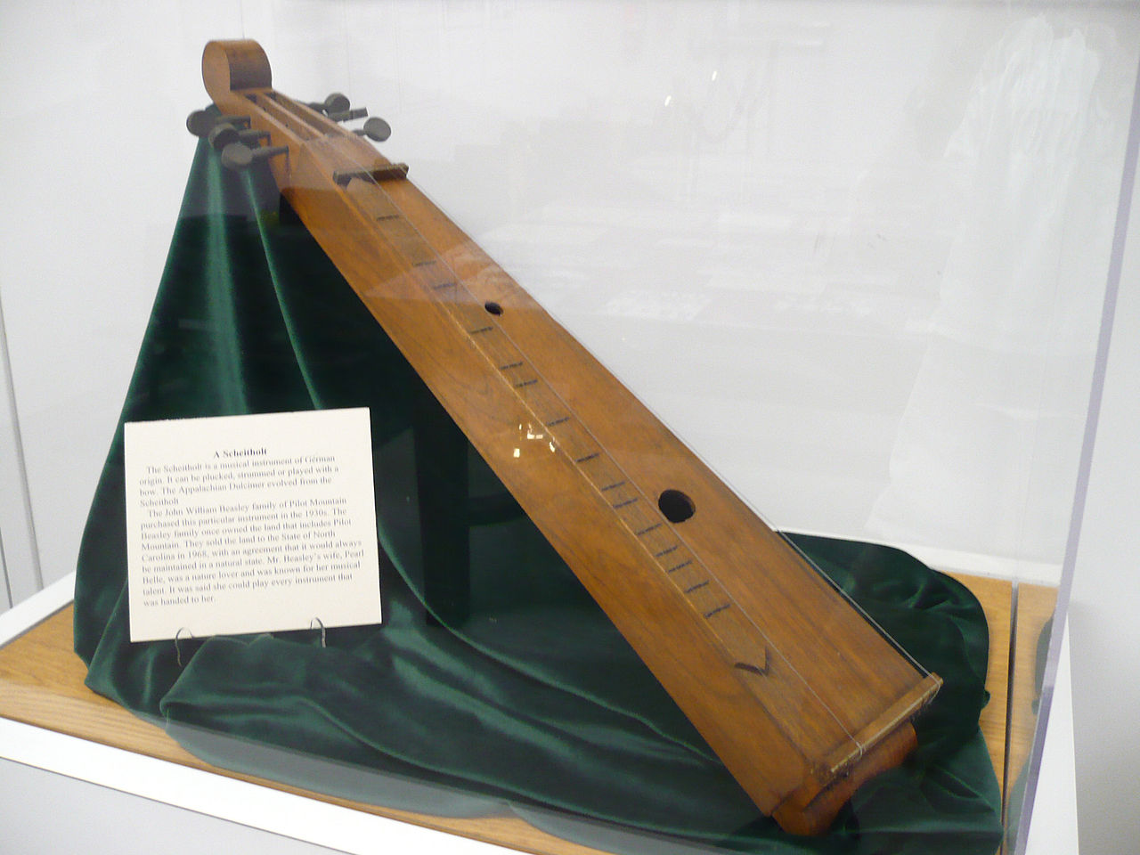 Scheitholt instrument.jpg
