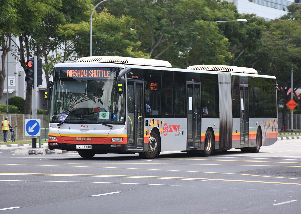 SMRT Buses MAN NG363F.jpg