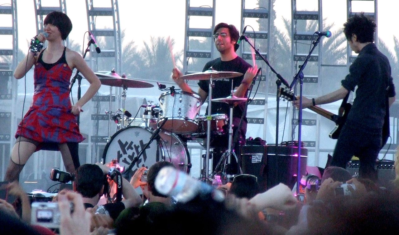Yeah Yeah Yeahs Coachella 2006.jpg