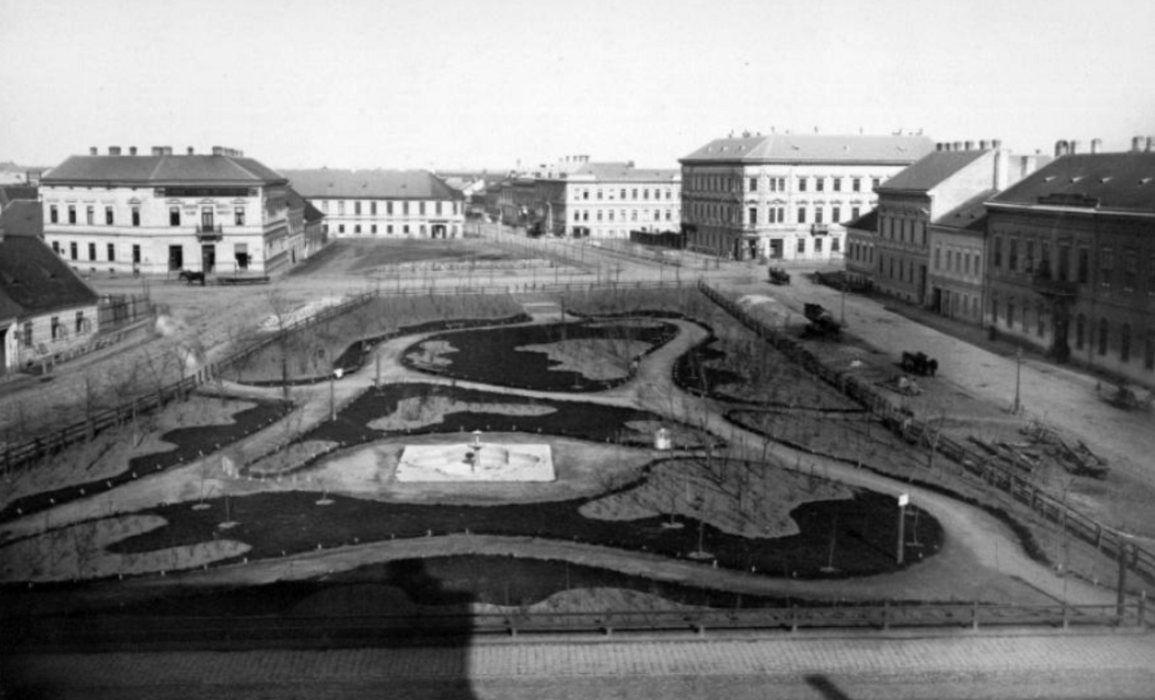 Dugonics Square, Szeged, Hungary, circa 1883-1885.png