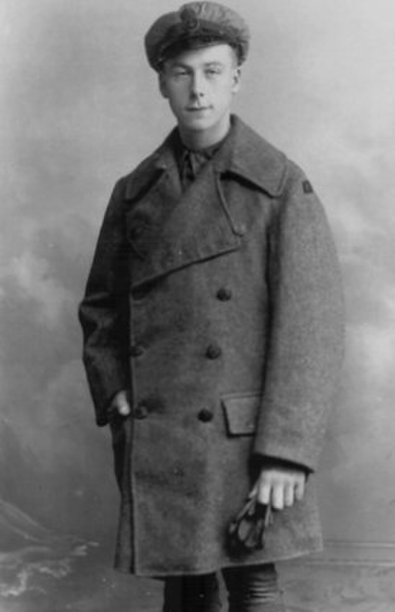 Henry Allingham in 1916.jpg