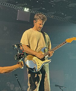Feder performing with Linkin Park in 2025
