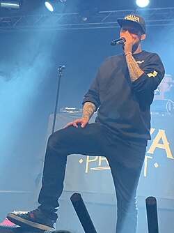 Katastrofe performing in 2022