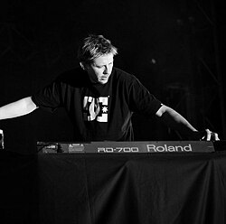 Cato performing with Groove Armada in 2007