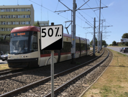 A railroad gradient sign in Gdańsk, Poland, indicating a 50 per mille (5%) slope.