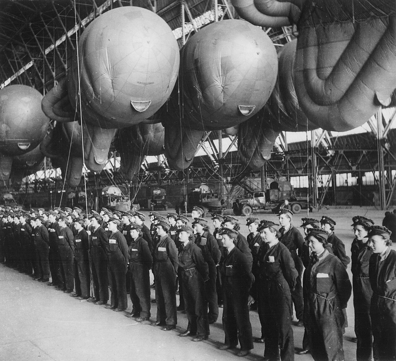 Barrage ballons.jpg