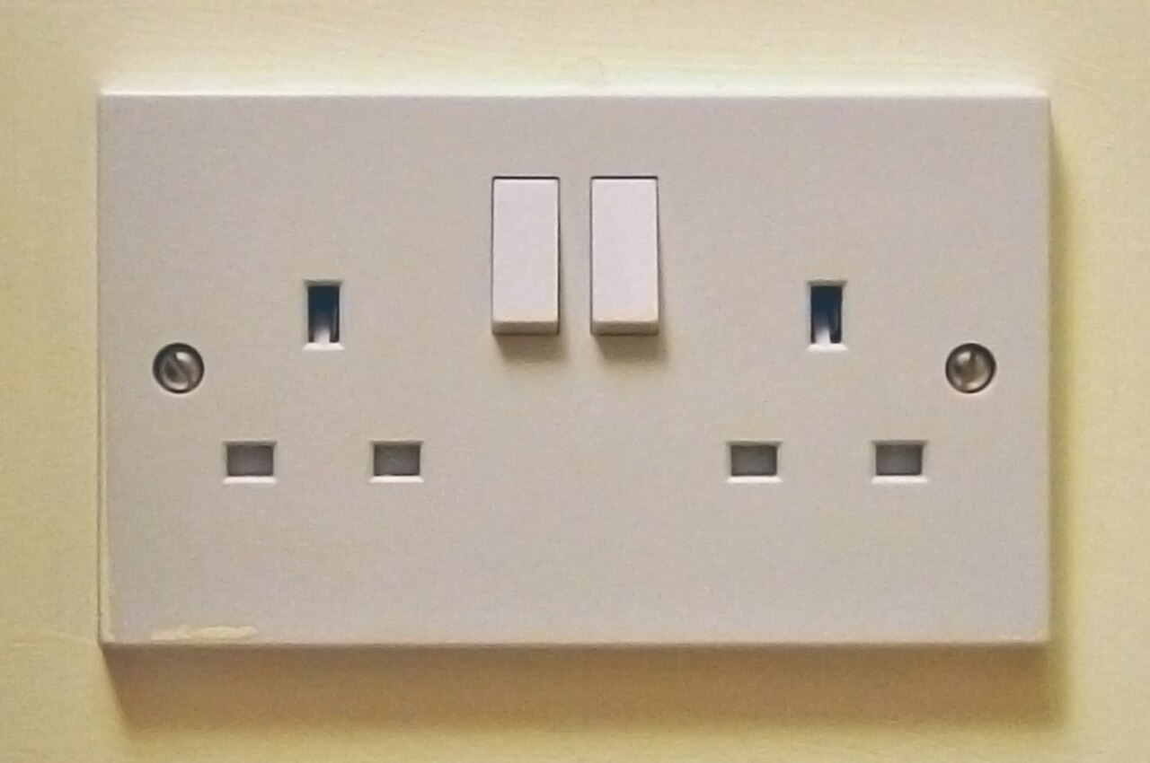 Uk 13a double socket.jpg