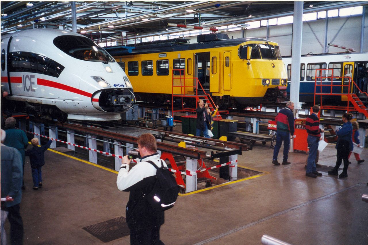 Trains Nederlandse Spoorwegen.jpg