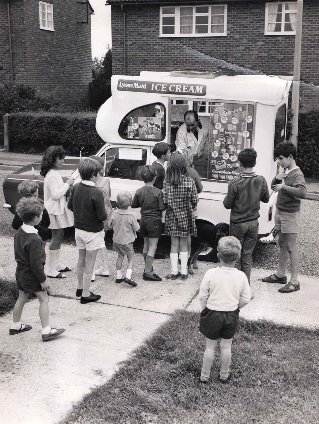 Lyons Maid Ice Cream Van.jpg