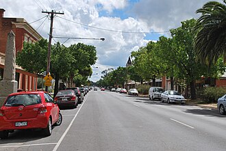 Broadway, the main street of Dunolly