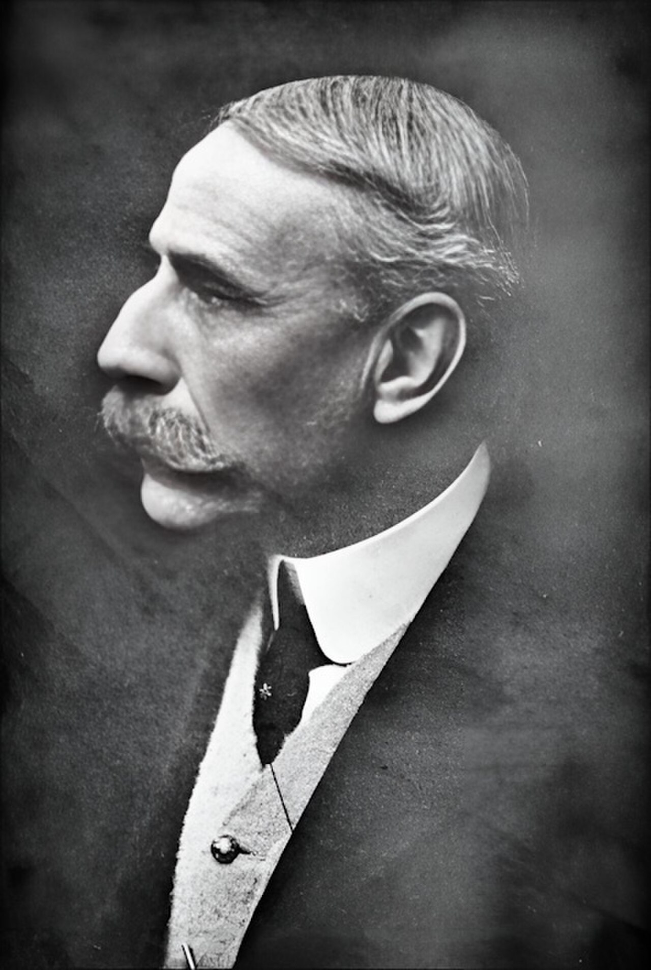 Edward Elgar 1917.jpeg