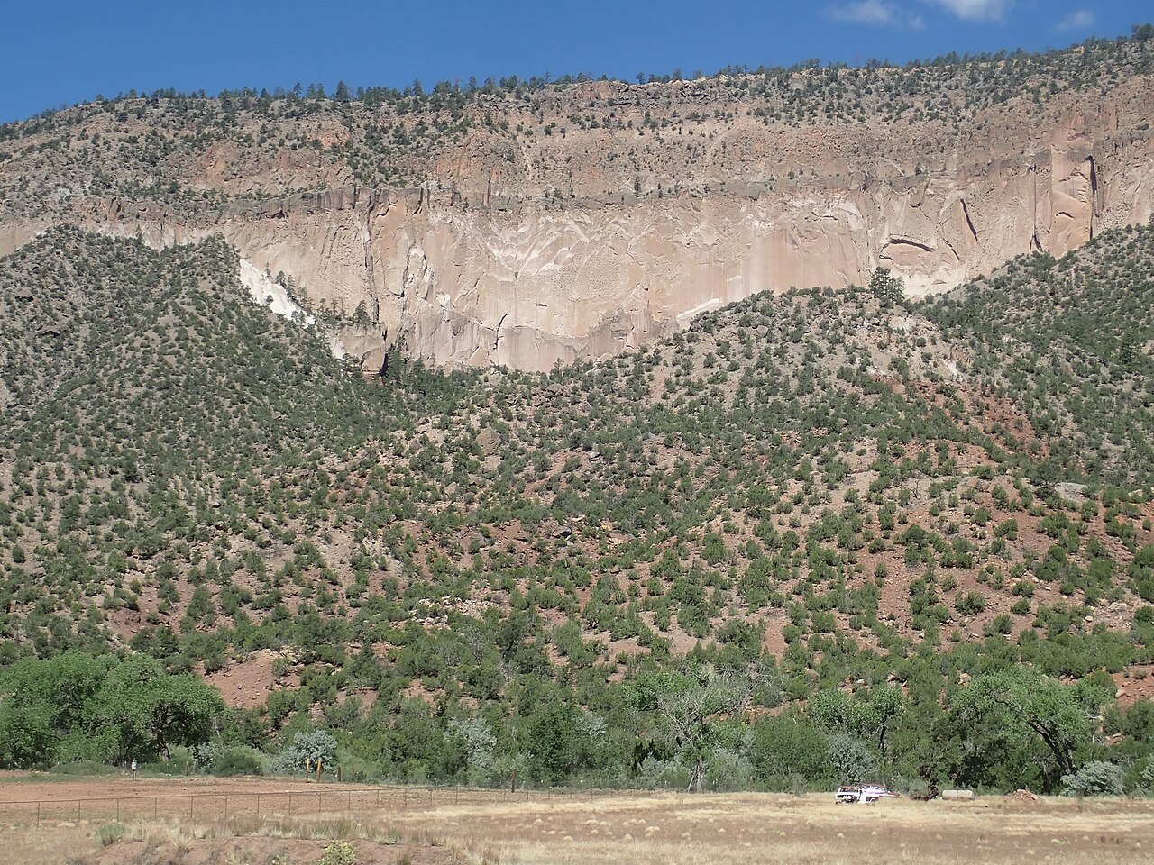 Bandelier Tuff San Diego Canyon.jpg