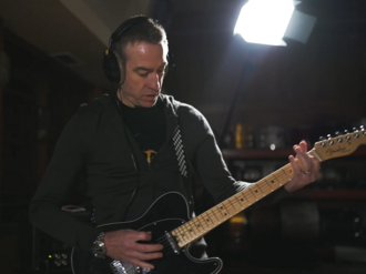 Davies performing in 2020