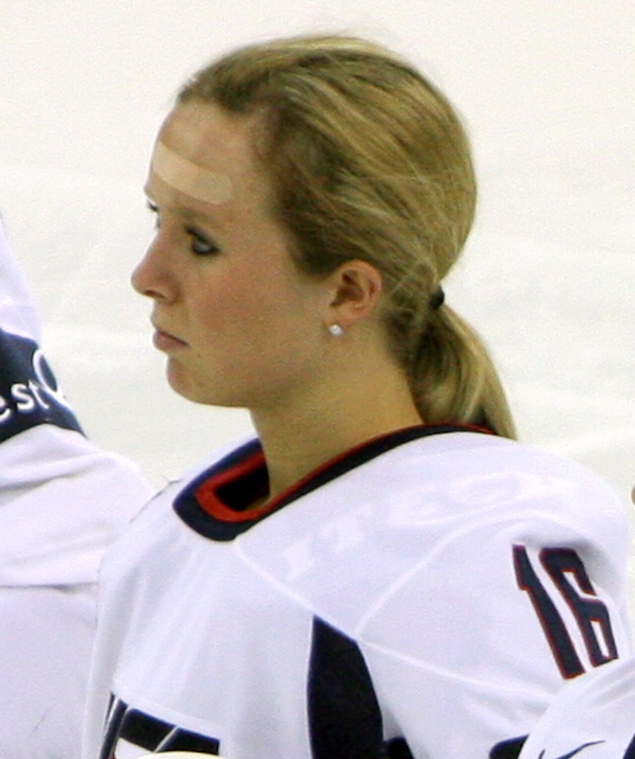 Kelli Stack (cropped).jpg