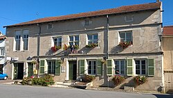 The town hall in Pulligny