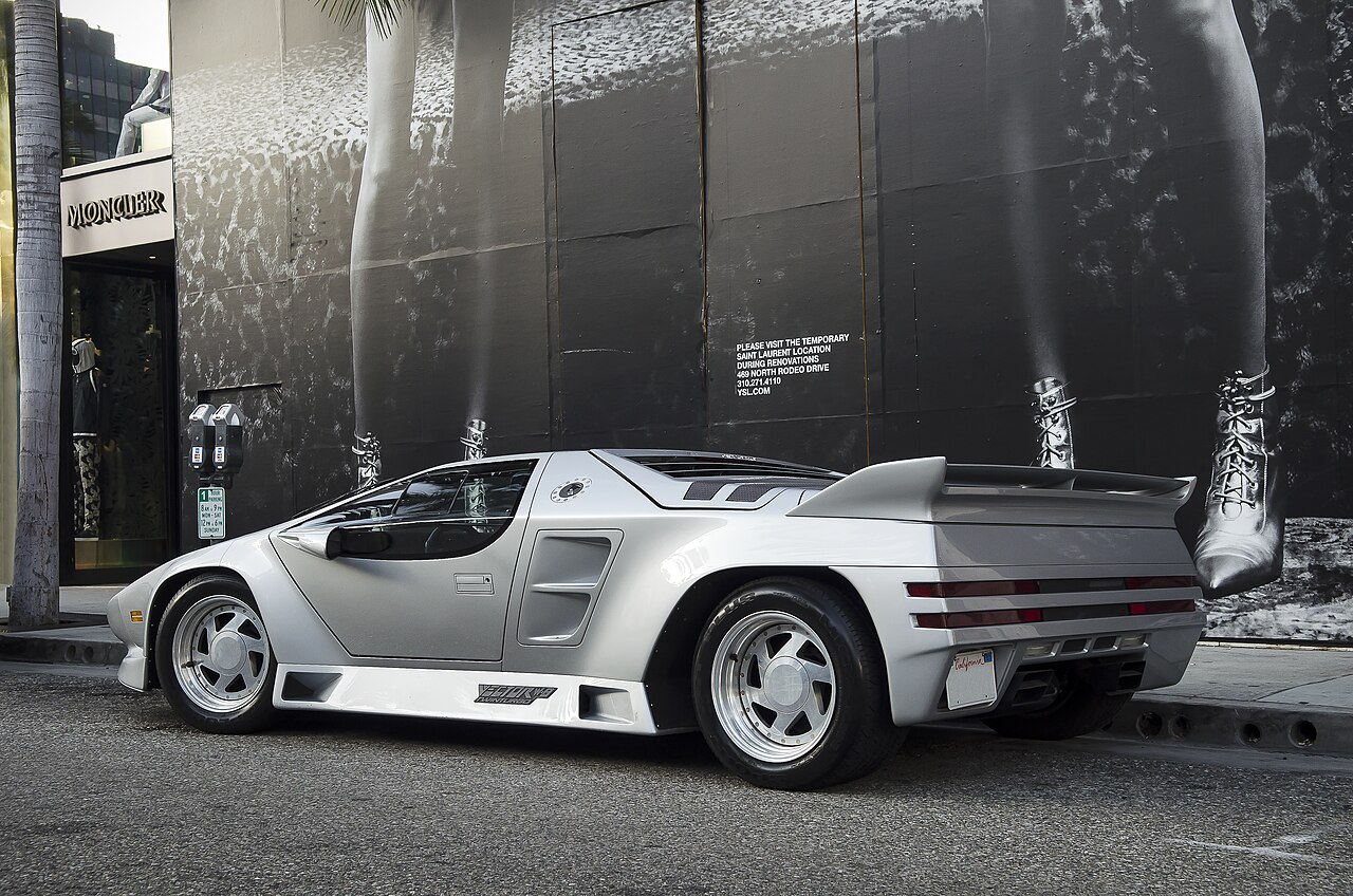 Vector W8 Twin Turbo (16760279380).jpg