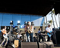 Dishwalla performing at Joint Base Pearl Harbor Hickam in 2015. From left to right: Browning Cravens, Pendergast, Fox, Wood and Alexander.