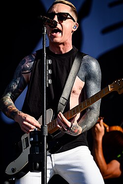 Key performing with Yellowcard in 2025