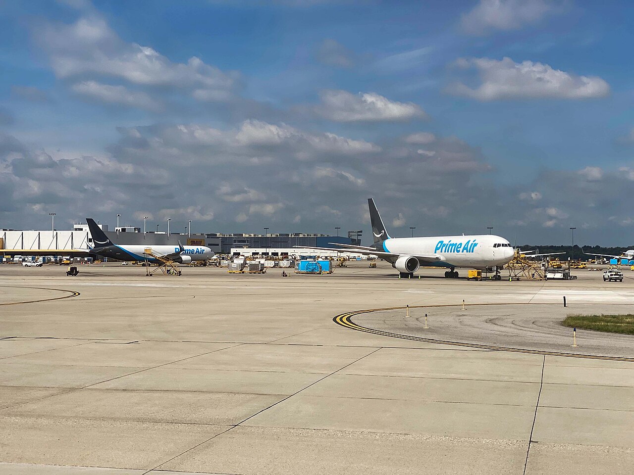 Prime Air Boeing 767 aircraft at CVG.jpg