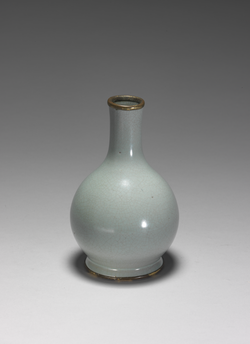 Ru ware celadon bottle vase (danping), Northern Song dynasty, National Palace Museum
