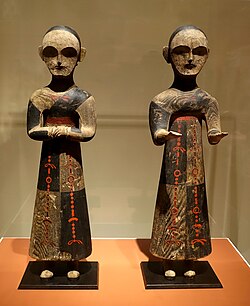 Shamans wearing jiaoling yoren ruqun, Chu culture, Warring States period, 4th–3rd century BC