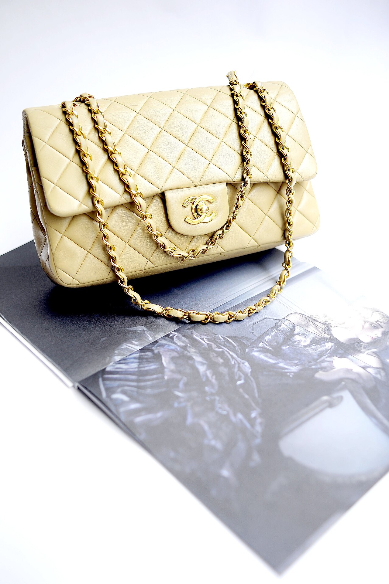 Chanel 2.55.jpg