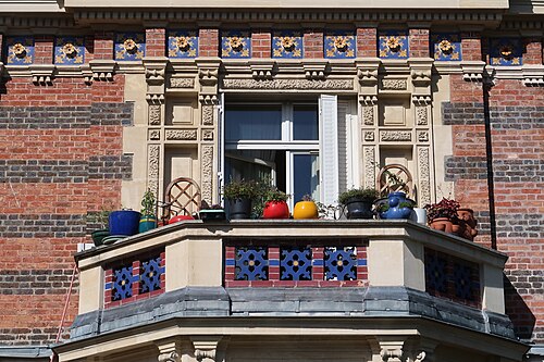 Eclectic façade with triglyphs and metopes of the Suriname Embassy (Rue du Ranelagh [fr; sk; de] no. 94), Paris, unknown architect, 1885