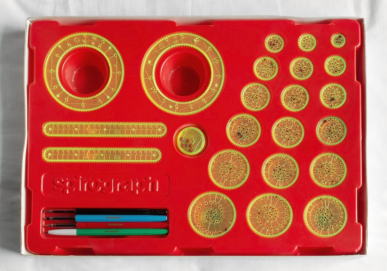 Spirograph set (UK Palitoy early 1980s) (ii) (perspective fixed).jpg