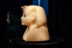 Head inspired by Tutankhamun's face at the time of his death.