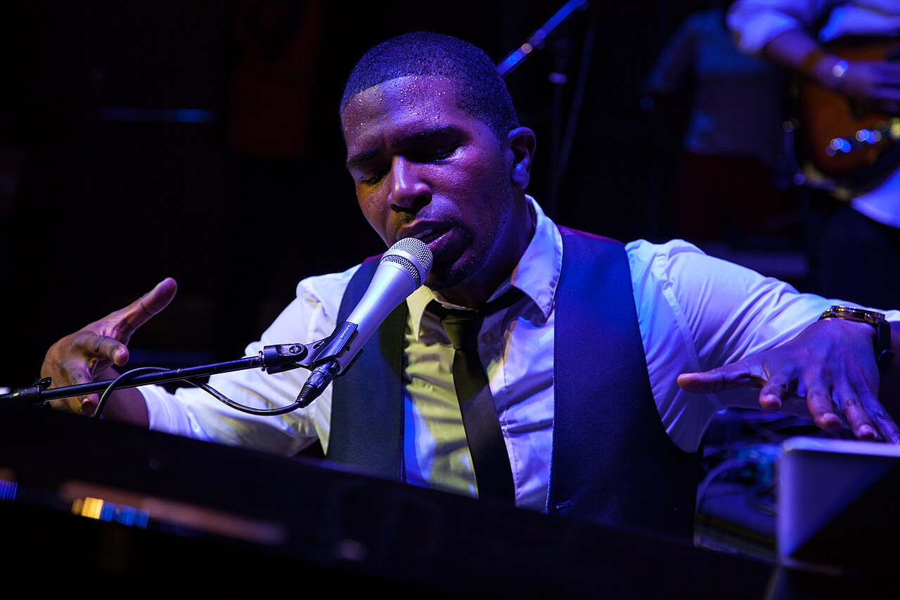 Chris Rob Live 2014.jpg