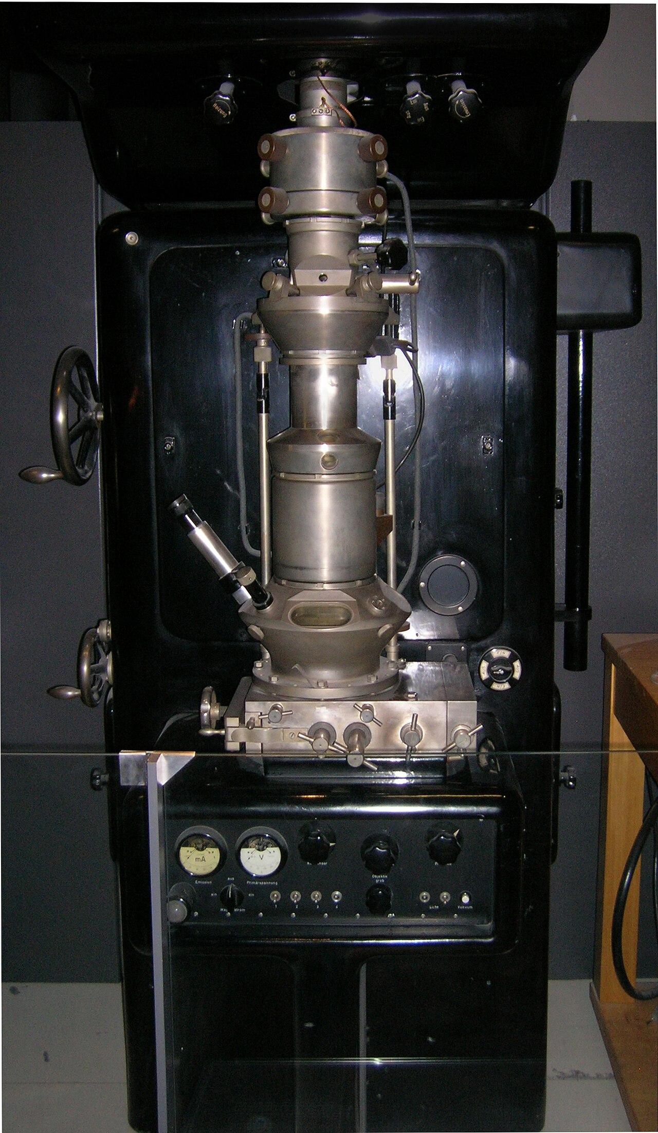 Ernst Ruska Electron Microscope - Deutsches Museum - Munich-edit.jpg