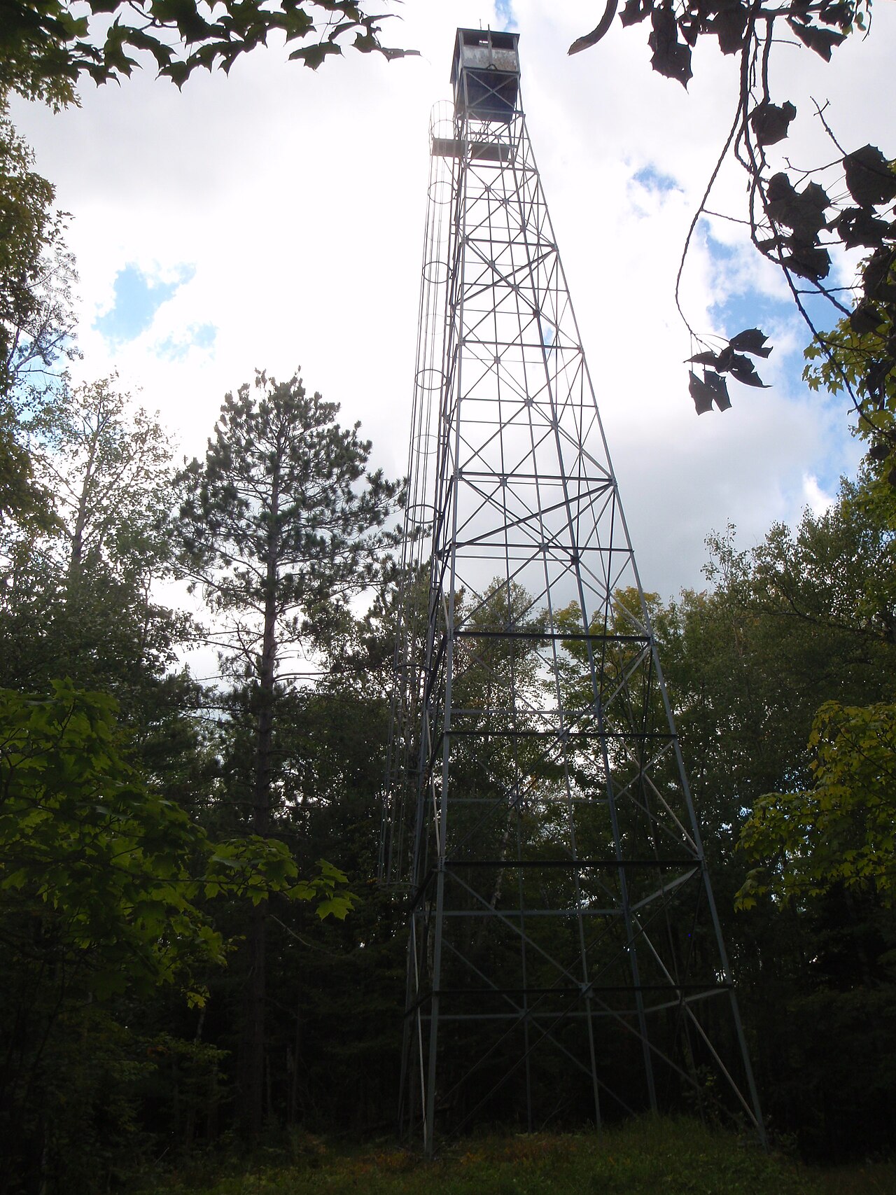 Fifield Fire Lookout Tower.jpg