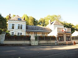 The town hall in Merry-Sec
