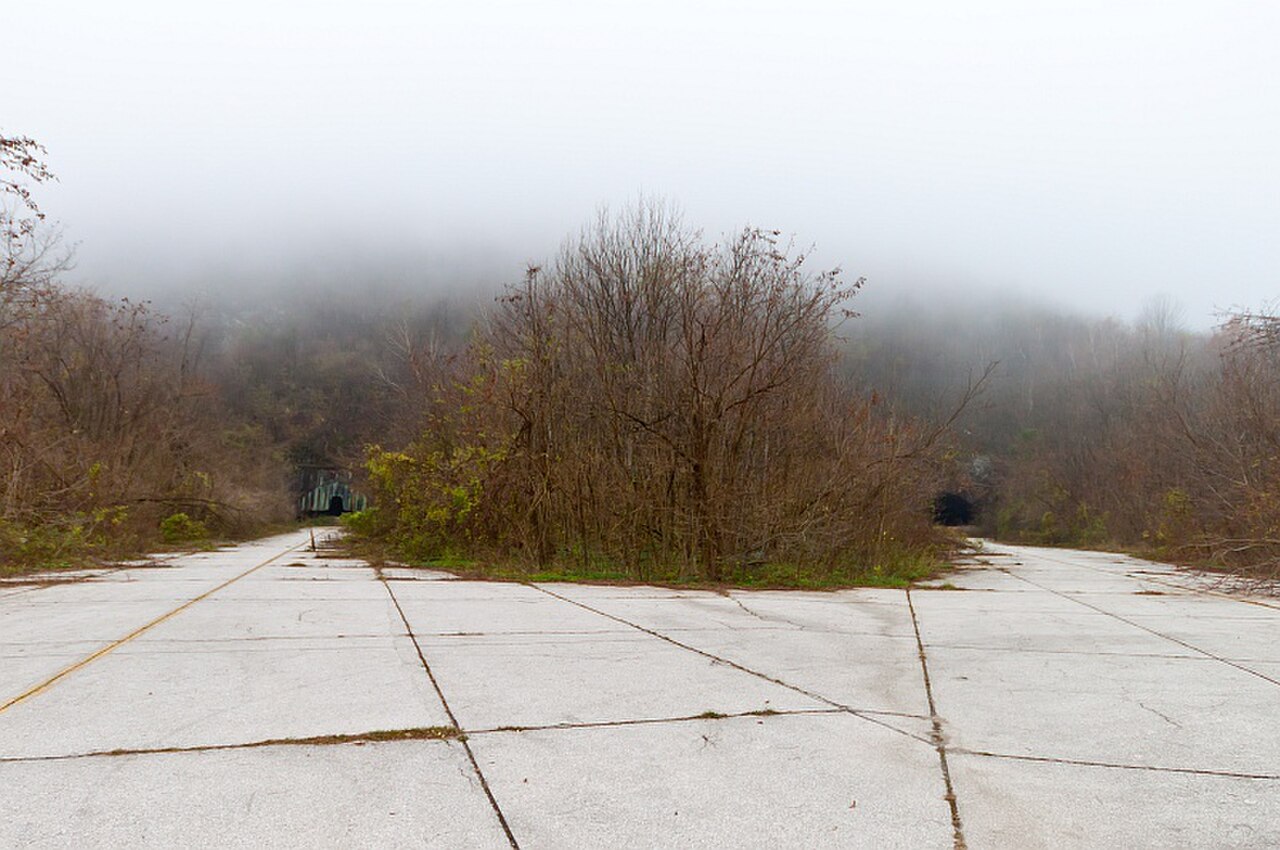 Željava, Entrance 1.jpg