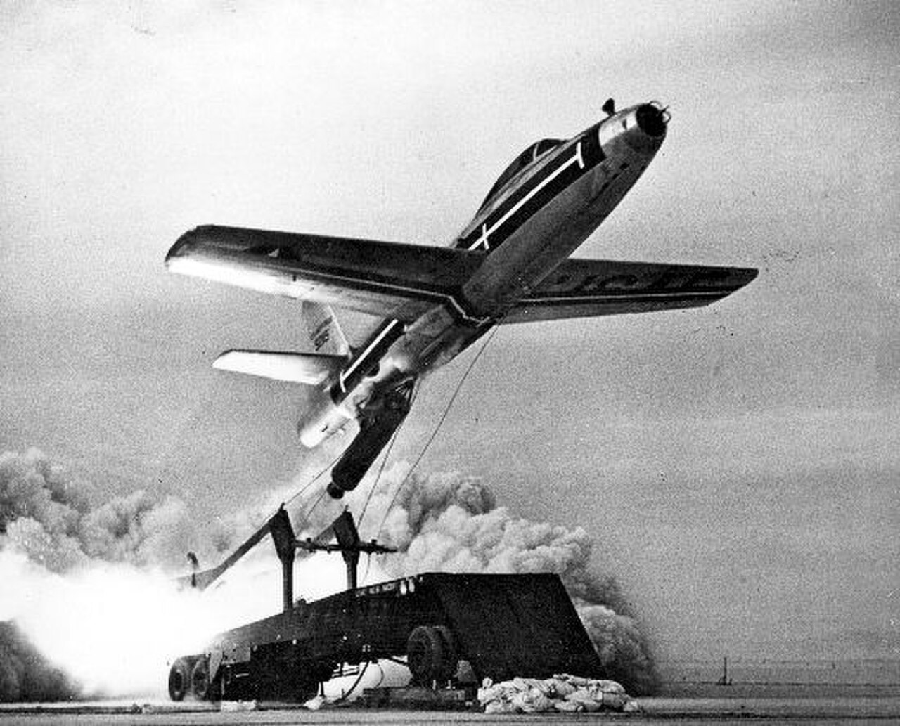 F-84 Thunderjet ZELL.jpg