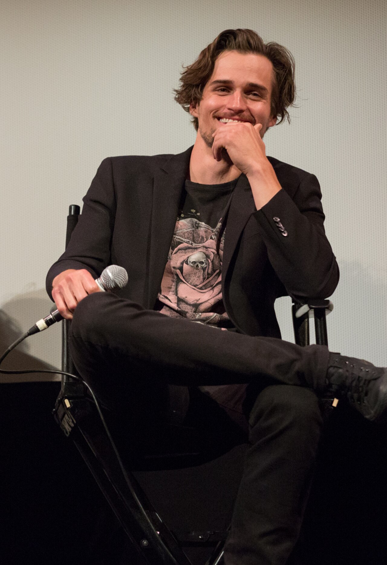 Jon-Michael Ecker at Queen of the South at ATX (cropped).jpg