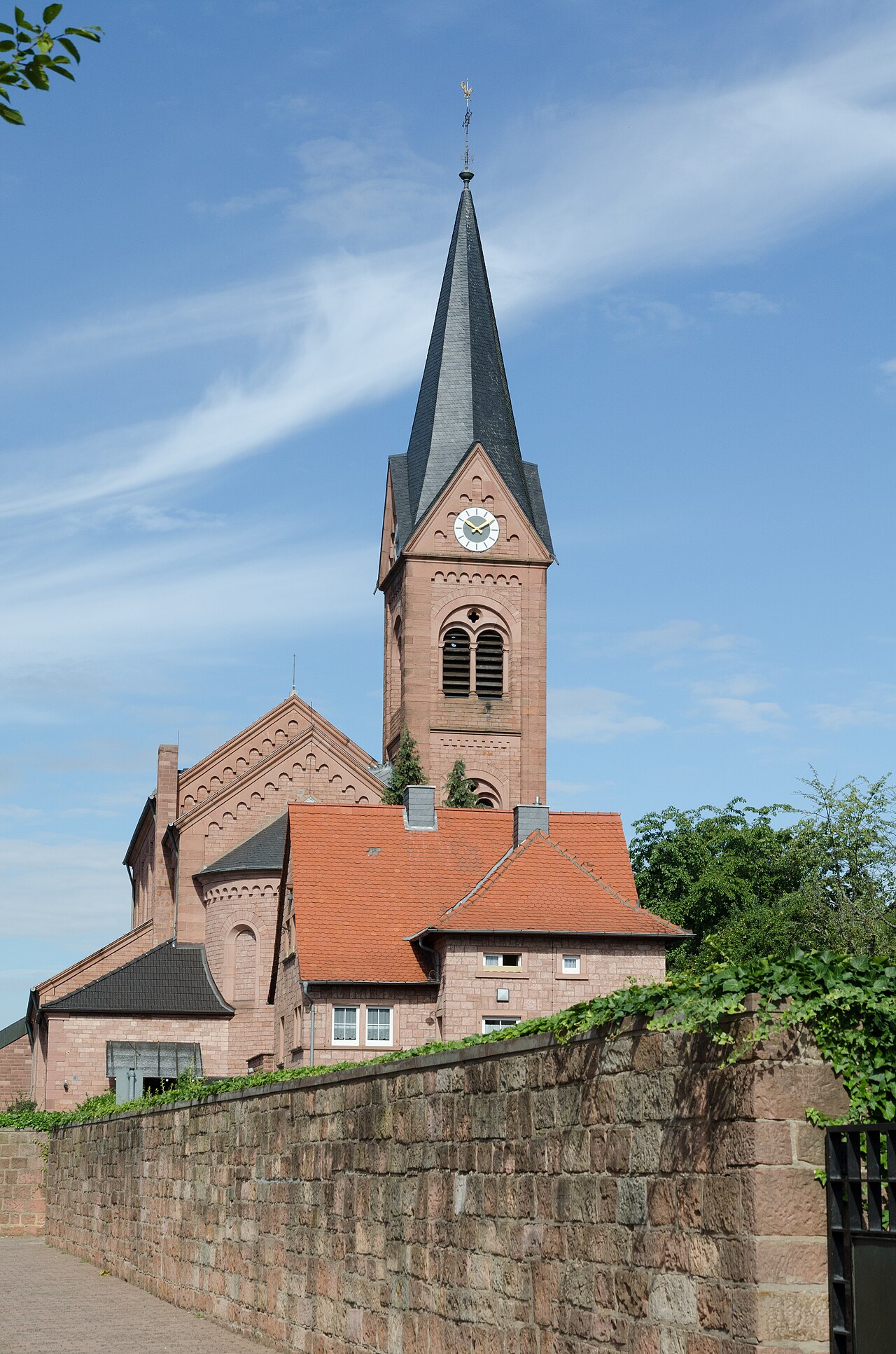 Waldaschaff, Katholische Pfarrkirche St. Michael-001.jpg