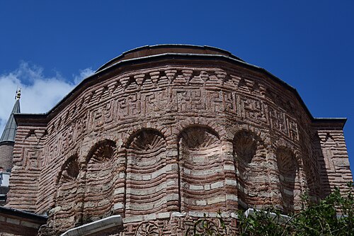 Byzantine brick meander on the facade of the Church of the Thetokos tou Libos of Constantine Lips, currently the Fenari Isa Mosque, Istanbul, unknown architect, 907, refounded in 1287[10]