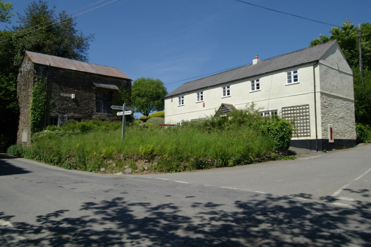 Crossroads at Botusfleming - geograph.org.uk - 179952.jpg
