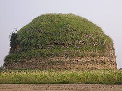 Mankiala stupa is located in the village of Tope Mankiala