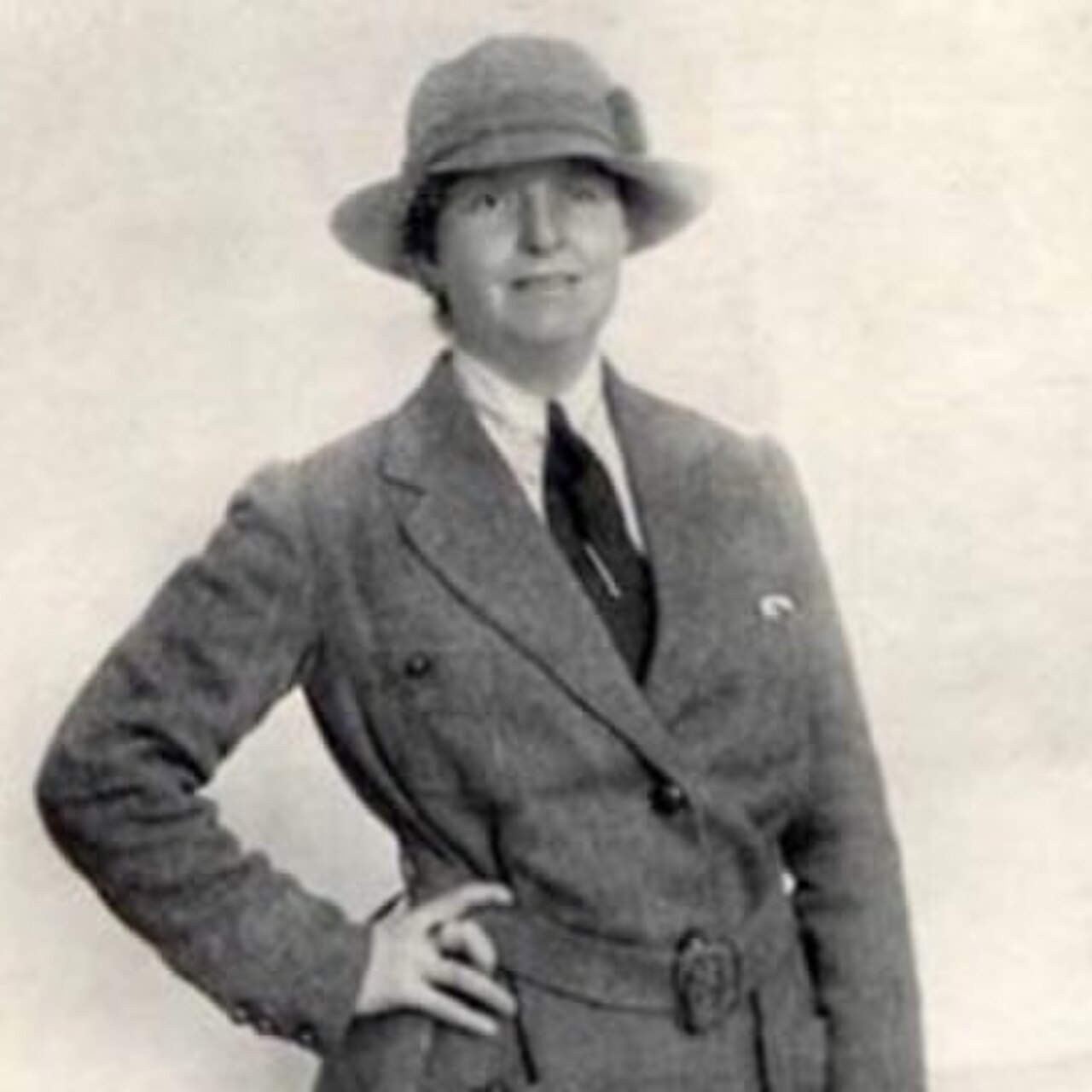 Mabel Stringer golfer.jpg